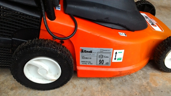 ขายรถตัดหญ้าไฟฟ้า ขายรถตัดหญ้าไฟฟ้า