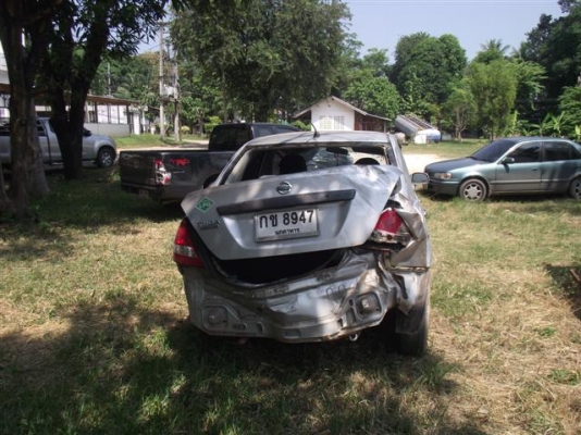ขายรถอุบัติเหตุ Nissan Tiida latio 1.6 ลดราคาเหลือ 80,000 บาท ขายรถอุบัติเหตุ Nissan Tiida latio 1.6 ลดราคาเหลือ 80,000 บาท