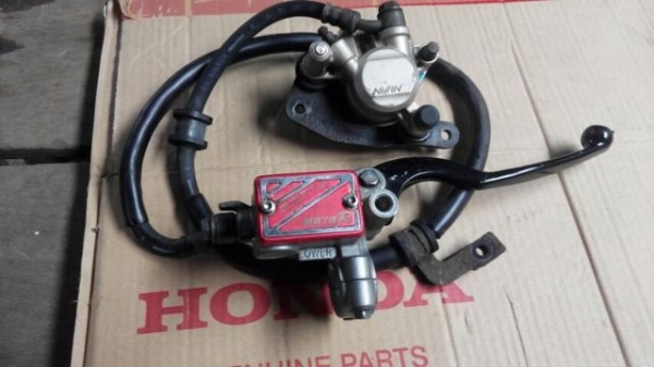 ขายชุดปั๊มดิสเบรคหน้า scoopy-i แท้ มือสอง