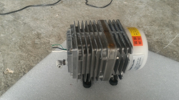 MEDO  VACUUM  PUMP ปั๊มสุญญากาศจากญี่ปุ่น มีรูอากาศเข้า และรูอากาศออกอย่างละรู ใช้เป็นปั๊มอัดอากาศได้ด้วย