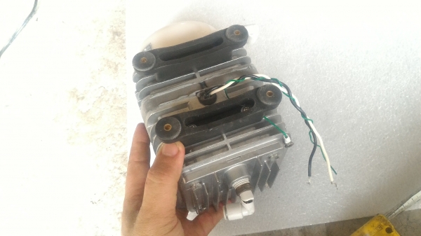 MEDO  VACUUM  PUMP ปั๊มสุญญากาศจากญี่ปุ่น มีรูอากาศเข้า และรูอากาศออกอย่างละรู ใช้เป็นปั๊มอัดอากาศได้ด้วย