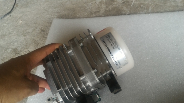 MEDO  VACUUM  PUMP ปั๊มสุญญากาศจากญี่ปุ่น มีรูอากาศเข้า และรูอากาศออกอย่างละรู ใช้เป็นปั๊มอัดอากาศได้ด้วย
