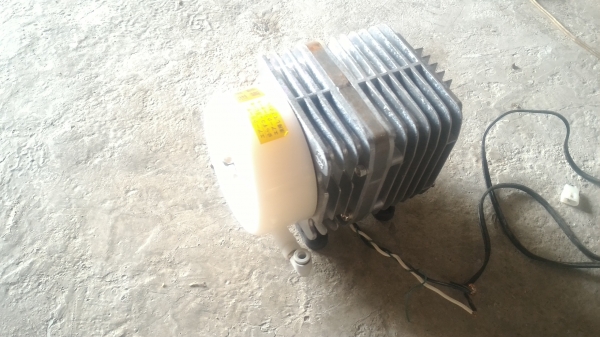 MEDO  VACUUM  PUMP ปั๊มสุญญากาศจากญี่ปุ่น มีรูอากาศเข้า และรูอากาศออกอย่างละรู ใช้เป็นปั๊มอัดอากาศได้ด้วย