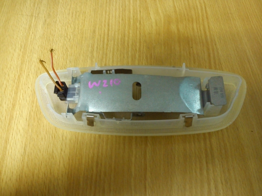 ไฟในเก๋งของรถ BENZ W210 ไฟในเก๋งของรถ BENZ W210