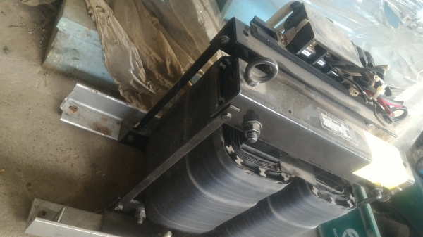 หม้อแปลงไฟจาก 220 เหลือ 100 หรือ 110 V. ขนาดกำลัง 100 A. ยี่ห้อ  KASUGA  จากญี่ปุ่น