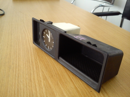 นาฬิกาฺ BMW E36 พร้อมกรอบช่องใส่เหรียญ นาฬิกาฺ BMW E36 พร้อมกรอบช่องใส่เหรียญ