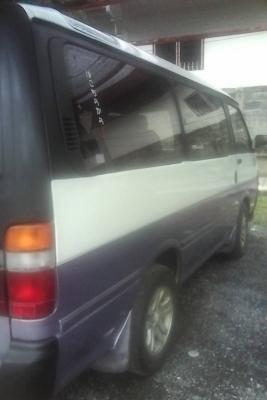 ขายรถตู้คัสต้อมดีเซลเกียออโต้รุ่นมีคอยล์สปริง