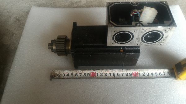 AC SERVOMOTER เซอร์โวมอเตอร์ ขนาด 750 W. พร้อมเพื่องขับตรงเพลา