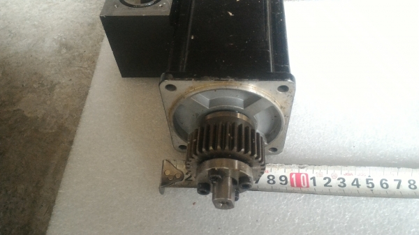 AC SERVOMOTER เซอร์โวมอเตอร์ ขนาด 750 W. พร้อมเพื่องขับตรงเพลา