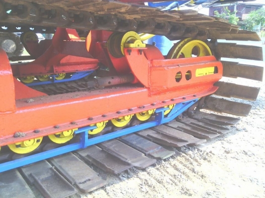 ขายรถเกี่ยวข้าวไทยเจริญ อุ้ม 2.5ตัน เครื่อง210เทอร์โบ ปั้มคู่22 ตัวเดิน10