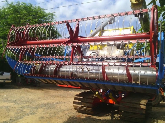 ขายรถเกี่ยวข้าวไทยเจริญ อุ้ม 2.5ตัน เครื่อง210เทอร์โบ ปั้มคู่22 ตัวเดิน10