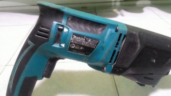 สว่านโรตารี่ ทำงาน3 ระบบ รุ่นใหญ่ของmakita มีระบบซับแรงสะเทือน ที่ด้ามมีหลอดไฟให้แสงสว่างเผื่อ ไว่้ใช้งานในที่มีแสงสว่างน้อย ครบๆครับรุ่นนี้ สว่านโรตารี่ ทำงาน3 ระบบ รุ่นใหญ่ของmakita มีระบบซับแรงสะเทือน ที่ด้ามมีหลอดไฟให้แสงสว่างเผื่อ ไว่้ใช้งานในที่มีแสงสว่างน้อย ครบๆครับรุ่นนี้