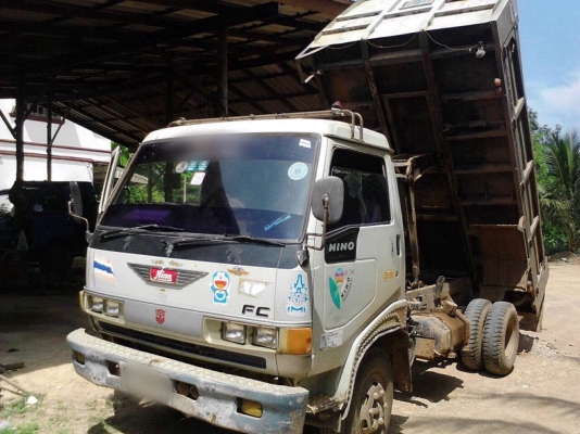 ขายรถ6ล้อดั้มพ์ HINO FC2WELA เครื่อง 120แรงม้า ปี38 สนใจโทร 081-970-1072