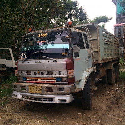 ขายรถบรรทุก 10 ล้อดัมพ์ ISUZU ROCKY 210 แรงม้า เกียร์ฟูลเลอร์ ราคา 650000