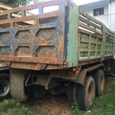 ขายรถบรรทุก 10 ล้อดัมพ์ ISUZU ROCKY 210 แรงม้า เกียร์ฟูลเลอร์ ราคา 650000