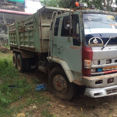 ขายรถบรรทุก 10 ล้อดัมพ์ ISUZU ROCKY 210 แรงม้า เกียร์ฟูลเลอร์ ราคา 650000