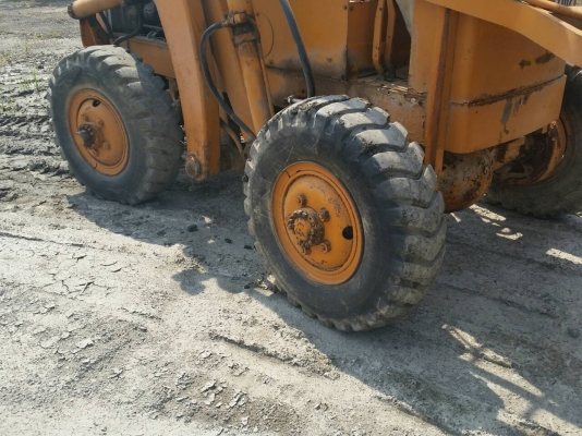 ขาย รถตักขนาดกลาง 1 คิว TOYOTA เบนชิน 4สูบ 4 WD ยกสูง 3.5 เมตร คอยาวพิเศษ ขาย รถตักขนาดกลาง 1 คิว TOYOTA เบนชิน 4สูบ 4 WD ยกสูง 3.5 เมตร คอยาวพิเศษ