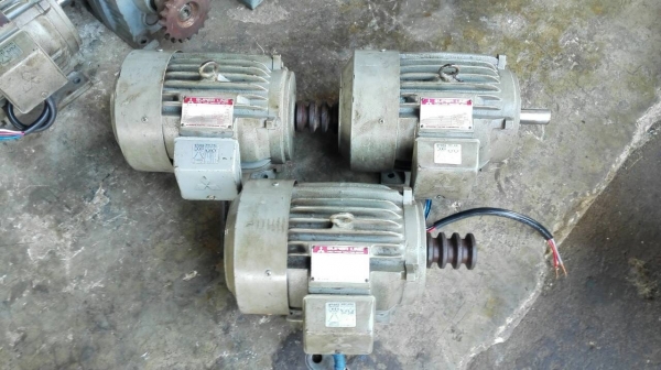 ****** Sold Out!! ****** มอเตอร์ Mitsubishi 3 HP. 380V. 1450 RPM. Japan รุ่น SF-J เสื้อเหล็กหล่อ รุ่นทน ตัวนอก หายาก มีมา 3 ลูก วิ่งเงียบทุกตัว!!