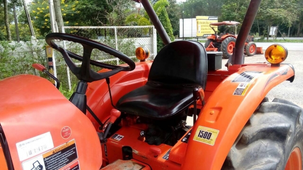 ขายรถไถ Kubota L3608(4WD) พร้อมใบมีดดันหน้าและผานพรวนช้าง ขายรถไถ Kubota L3608(4WD) พร้อมใบมีดดันหน้าและผานพรวนช้าง