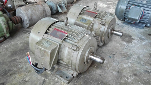 ****** Sold Out!! ****** มอเตอร์ Mitsubishi 5 HP. 380V. 1450 RPM. Japan รุ่น SF-J เสื้อเหล็กหล่อ ตัวนอก รุ่นทน หายาก มี 2 ลูก วิ่งเงียบ!!