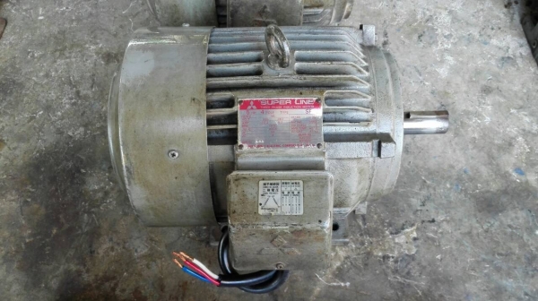 ****** Sold Out!! ****** มอเตอร์ Mitsubishi 5 HP. 380V. 1450 RPM. Japan รุ่น SF-J เสื้อเหล็กหล่อ ตัวนอก รุ่นทน หายาก มี 2 ลูก วิ่งเงียบ!!