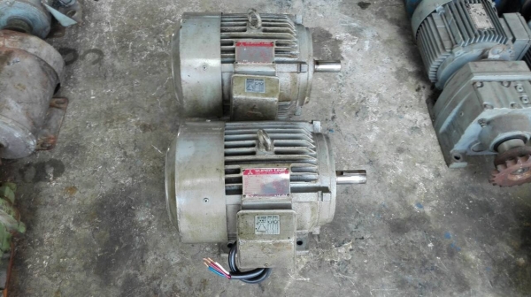 ****** Sold Out!! ****** มอเตอร์ Mitsubishi 5 HP. 380V. 1450 RPM. Japan รุ่น SF-J เสื้อเหล็กหล่อ ตัวนอก รุ่นทน หายาก มี 2 ลูก วิ่งเงียบ!!