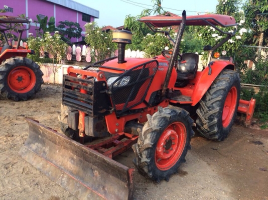 คูโบต้าM7040 พร้อมอุปกรณ์หลัง คูโบต้าM7040 พร้อมอุปกรณ์หลัง