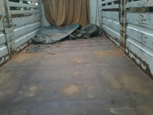 10ล้อเพลาเดียวISUZU DECA200 ยูโร2 จดปี46 ใบไม้เขียวแท้กระบะยาว6.35เมตร