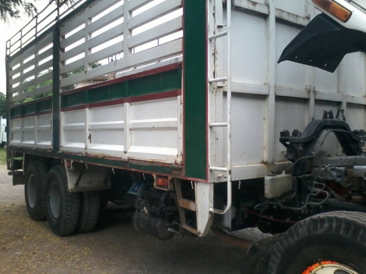 10ล้อเพลาเดียวISUZU DECA200 ยูโร2 จดปี46 ใบไม้เขียวแท้กระบะยาว6.35เมตร