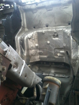 10ล้อเพลาเดียวISUZU DECA200 ยูโร2 จดปี46 ใบไม้เขียวแท้กระบะยาว6.35เมตร