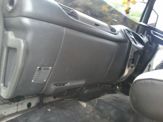 10ล้อเพลาเดียวISUZU DECA200 ยูโร2 จดปี46 ใบไม้เขียวแท้กระบะยาว6.35เมตร