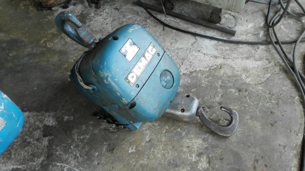 ==== SOLD ==== รอกไฟฟ้า DEMAG Made in Germany 1 Ton. 380V. (ไม่มีโซ่) สภาพสวย สด ใหม่!!