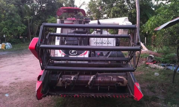 ขายด่วน ลดราคาสุดๆ  เพียง 525,000 บาท คูโบต้า DC 70 g  พร้อมเทลเลอร์ลาก  แถมอะใหล่ทั้งหมดที่มี  ด่วนครับรถพร้อมลงนา