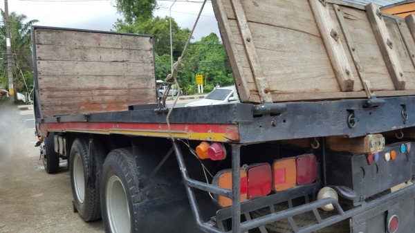 รถฮีโน่ 10 ล้อ พื้นเรียบ KT929 / เปลื่ยนเครื่อง 168 แรงม้า.   สนใจติดต่อ  081 - 6079515