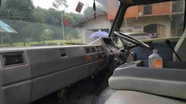 รถฮีโน่ 6 ล้อดั้ม FC2W 120 แรงม้า. ปี 38 สนใจติดต่อ 081 - 6079515 รถฮีโน่ 6 ล้อดั้ม FC2W 120 แรงม้า. ปี 38 สนใจติดต่อ 081 - 6079515