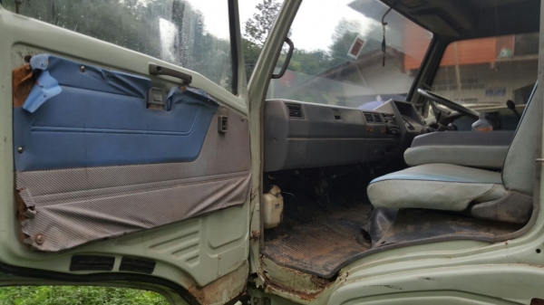 รถฮีโน่ 6 ล้อดั้ม FC2W 120 แรงม้า. ปี 38 สนใจติดต่อ 081 - 6079515 รถฮีโน่ 6 ล้อดั้ม FC2W 120 แรงม้า. ปี 38 สนใจติดต่อ 081 - 6079515