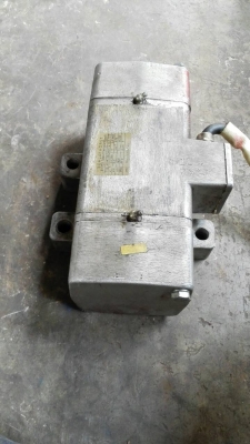 ====== Sold Out!! ====== มอเตอร์ สั่น-เขย่า SCHLAFHORST GERMANY 1 HP. 380V. เสื้ออลูมิเนียม สภาพสวย สด ใหม่ พร้อมใช้งาน!!