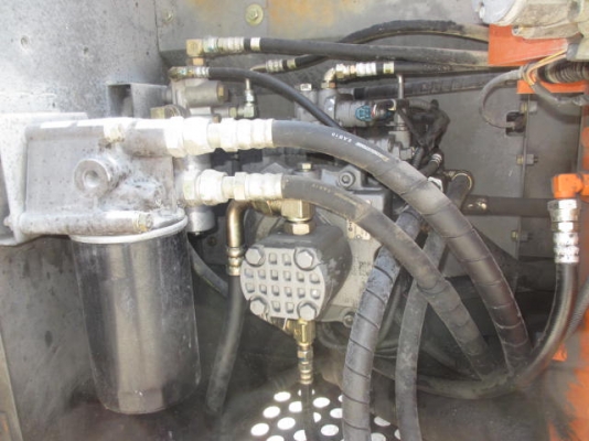 ขายด่วน HITACHI ZX120-E  ปี 2007 นำเข้าเองจากญี่ปุ่น  เครื่องปั้มระบบดี มีลายหัวกระแทก สภาพสวยค่ะ