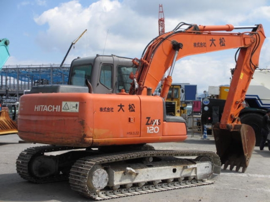 ขายด่วน HITACHI ZX120-E  ปี 2007 นำเข้าเองจากญี่ปุ่น  เครื่องปั้มระบบดี มีลายหัวกระแทก สภาพสวยค่ะ