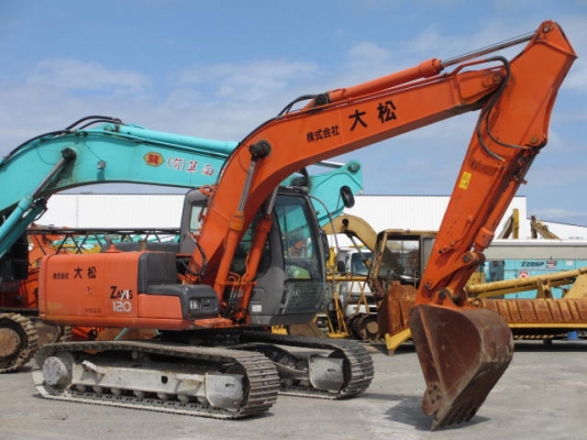 ขายด่วน HITACHI ZX120-E  ปี 2007 นำเข้าเองจากญี่ปุ่น  เครื่องปั้มระบบดี มีลายหัวกระแทก สภาพสวยค่ะ