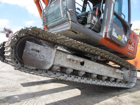 ขายด่วน HITACHI ZX120-E  ปี 2007 นำเข้าเองจากญี่ปุ่น  เครื่องปั้มระบบดี มีลายหัวกระแทก สภาพสวยค่ะ