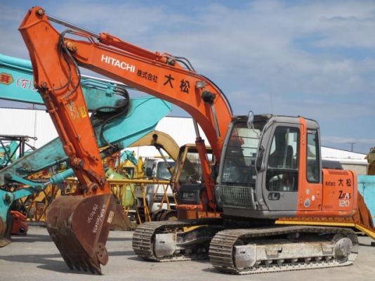 ขายด่วน HITACHI ZX120-E  ปี 2007 นำเข้าเองจากญี่ปุ่น  เครื่องปั้มระบบดี มีลายหัวกระแทก สภาพสวยค่ะ