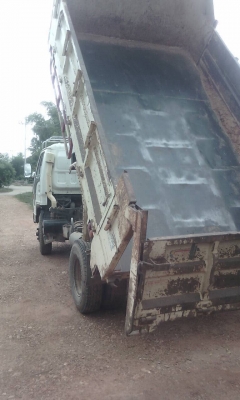 ขาย6 ล้อดัมพ์ NPR66Lเครื่อง135แรง มี 6 เกียร์ ใช้งานอยู่ มีแอร์ เพาเวอร์  มีสโลเฟืองFแคสสี่สวย-แถมคอกลากข้าวพร้อม โทร086-7383532