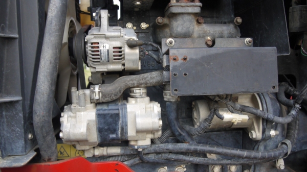 ขายครับ Yanmar 39 แรง พร้อมใบดัน สนใจติดต่อครับ