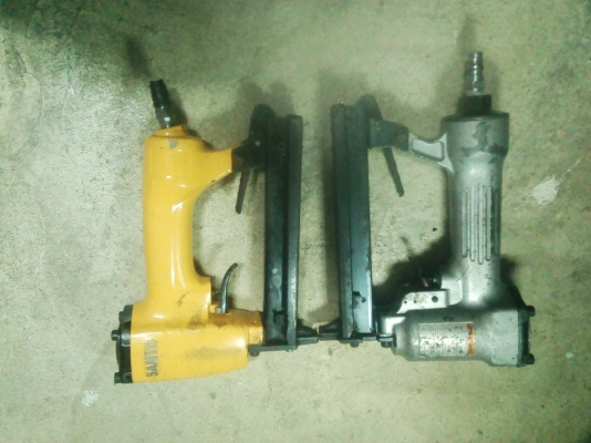 ขายปืนยิงแม็ก1คู่สภาพพร้อมใช้