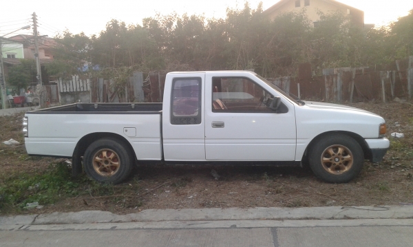 ขายด่วน กระบะ อีซูซุ ของดีราคาถูก เครื่องดี ปี 35 ทะเบียนไม่ขาด ชุดโอนครบ ราคา 89000 บาท ติดต่อ มงคล 0892524530