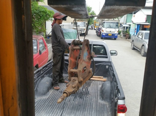 หัวเจาะกระแทกปูน สำหรับแบคโฮ pc 30-40 ส่งไปสวนผึ้งครับ ขอบคุณครับ