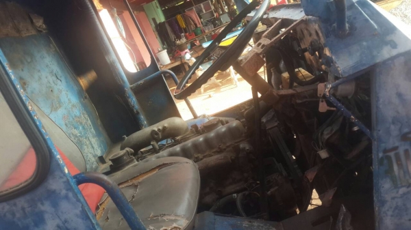 รถนวดข้าวแปดฟุตเกษตรพัฒนาจัมโบ้รถหกล้อเครื่องeh500 รถนวดข้าวแปดฟุตเกษตรพัฒนาจัมโบ้รถหกล้อเครื่องeh500