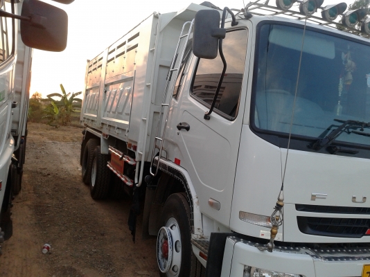 ขายดาว์นรถบรรทุกดั้มพ์สิบล้อFuso270ปี2556