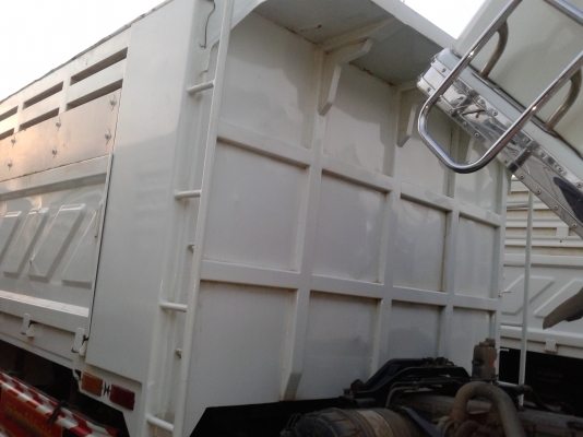 ขายดาว์นรถบรรทุกดั้มพ์สิบล้อFuso270ปี2556